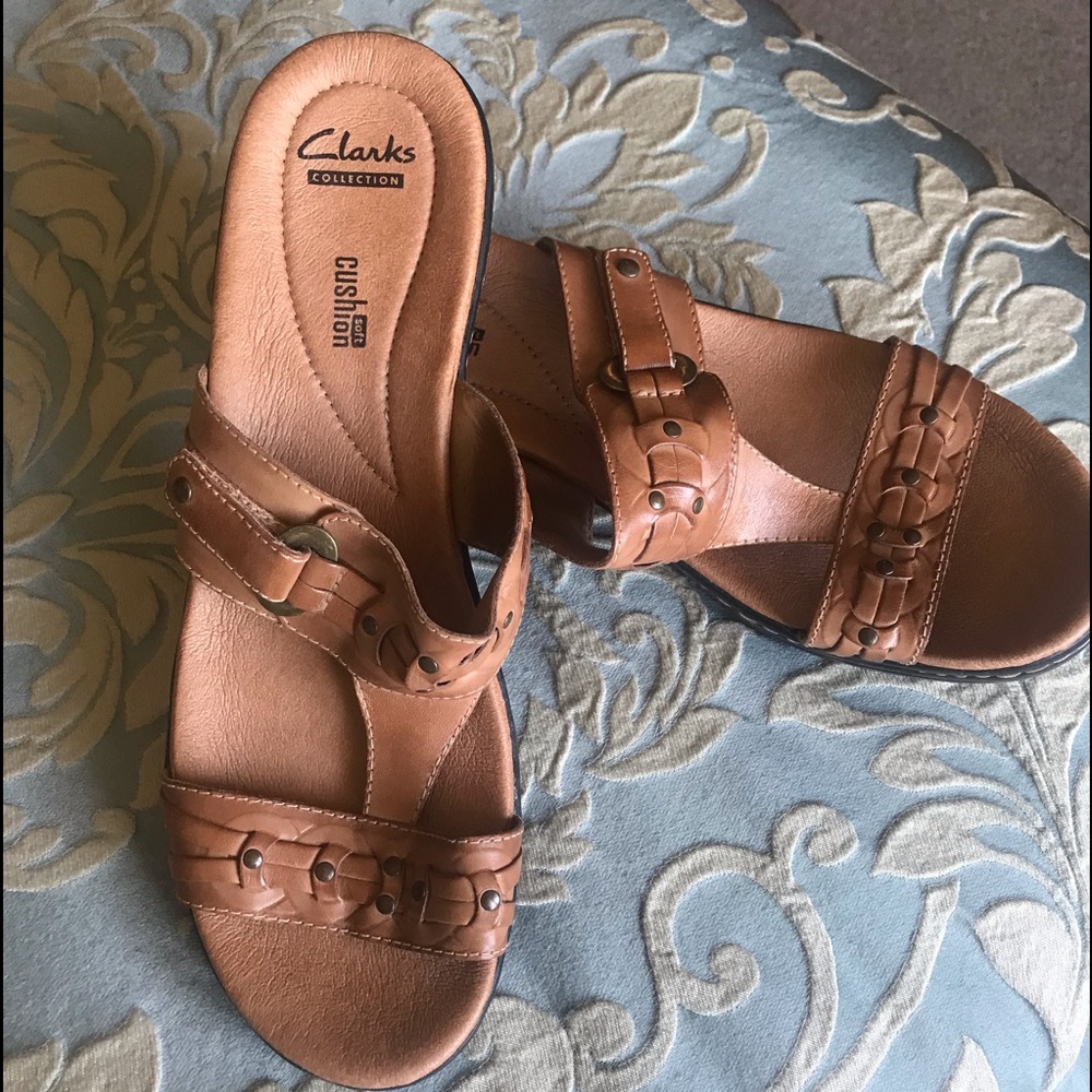 Clarks sandals size 11 tan